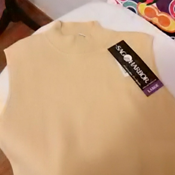 New sleeveless turtle neck sweater - Picture 2 of 4